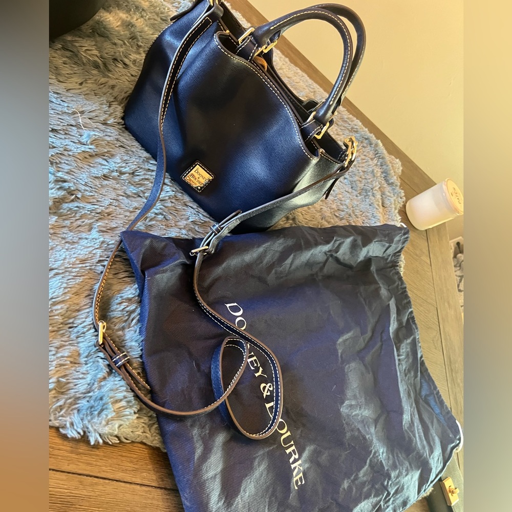 Dooney & Bourke navy bucket purse